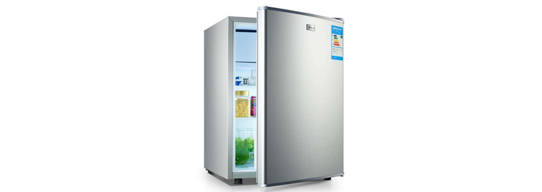 专利名称:一种便捷式家用小型冰箱